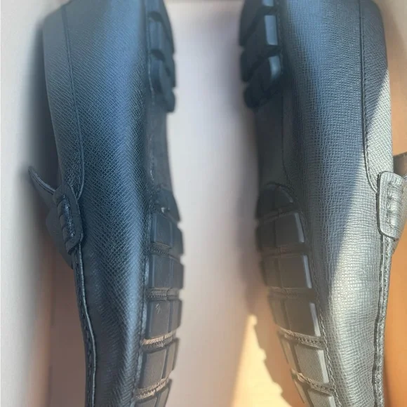 Louis Vuitton Men's Elegant Black Slip-Ons
